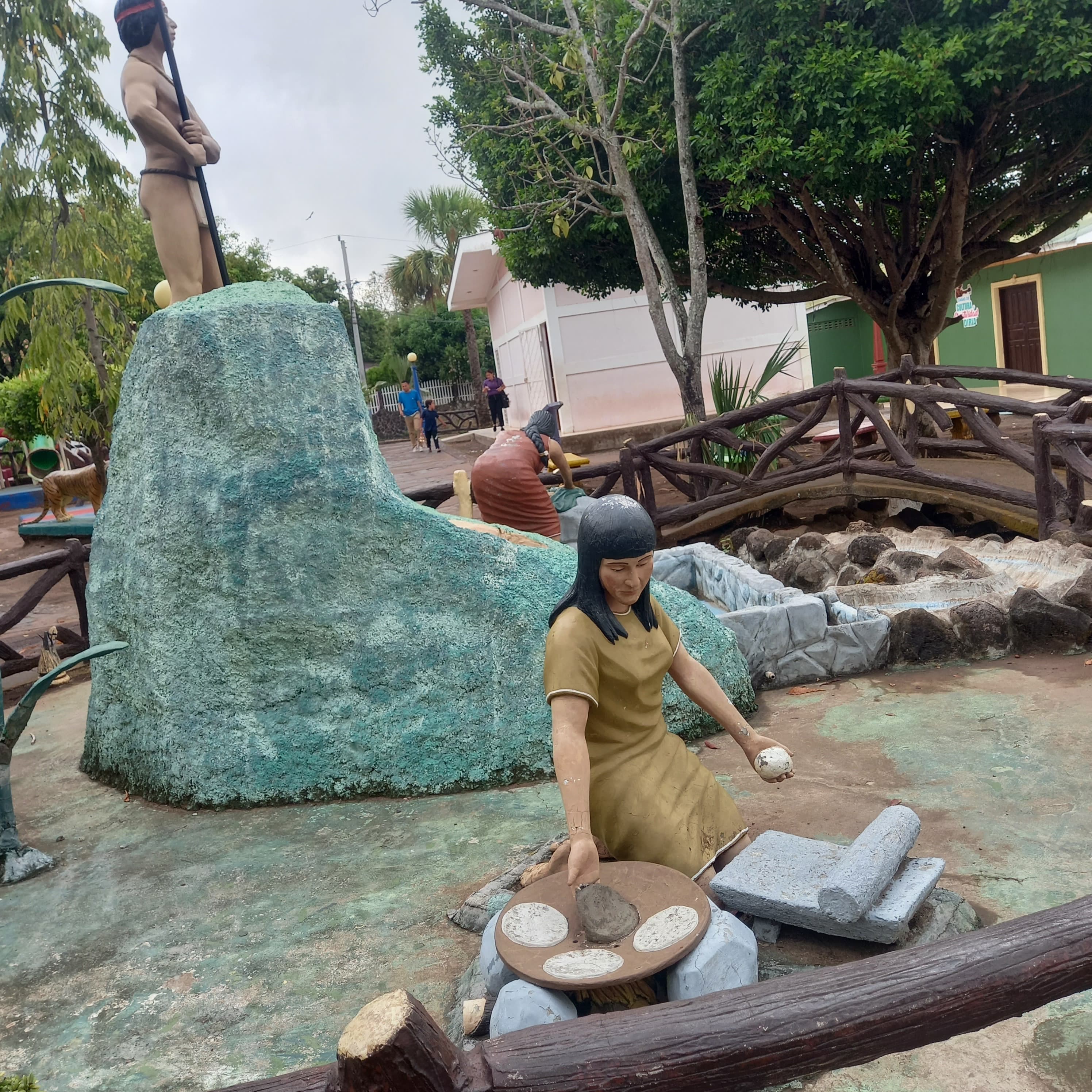 Estatua Cultural 2